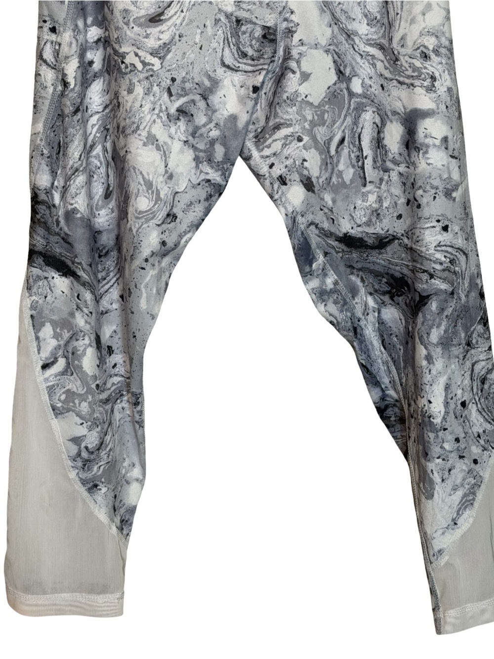 Velocity Marble-Print High Waisted Capri Leggings — White & Gray - Picture 7 of 9
